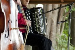 Kompozycje inspirowane tradycyjnymi melodiami ¿ydowskimi w „S±deckim Bartniku”