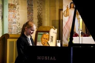 Koncert fortepianowy Rozalii Kierc w kociele pw. Matki Boskiej Czstochowskiej w Mtkowie